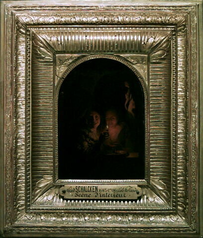 Couple d'amoureux éclairés par une bougie. Effet de lumière, image 3/3