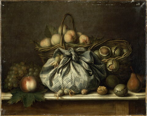 Corbeille de fruits, nèfles, noix et noisettes dans un mouchoir noué., image 2/3