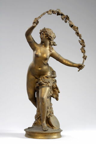 Bacchante sautant dans une guirlande de vigne