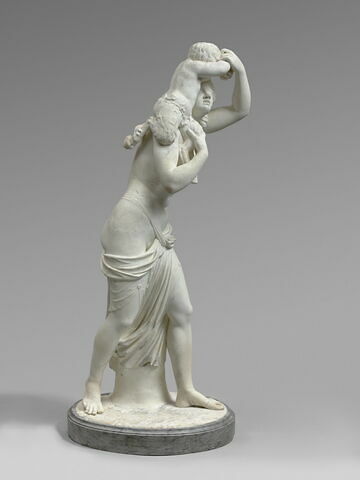 Bacchante portant un Satyre enfant sur l'épaule droite, image 3/11