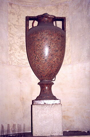 Vase formé amphore