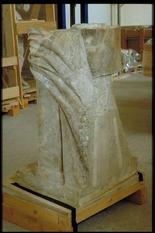 Jambes de la statue de Louis XII, image 4/4