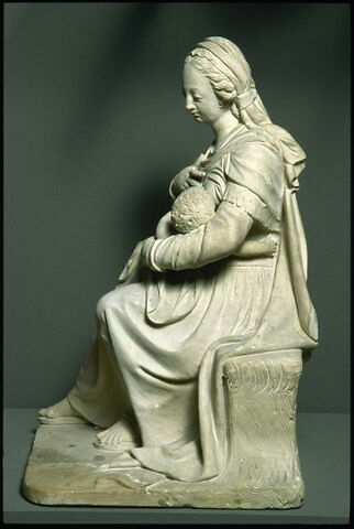 Vierge assise allaitant l'Enfant, image 2/8