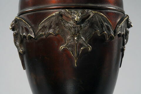 Vase aux chauves souris, image 11/13