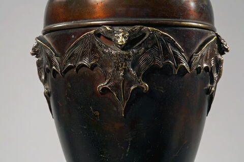 Vase aux chauve souris, image 11/13