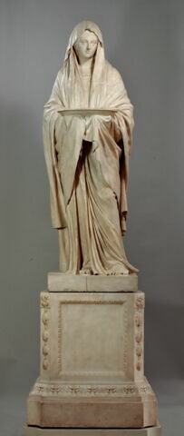 Vestale, image 12/24