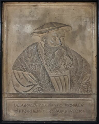 Bas-relief rectangulaire encadré : buste de Louis, comte palatin du Rhin, duc de Bavière, image 2/3