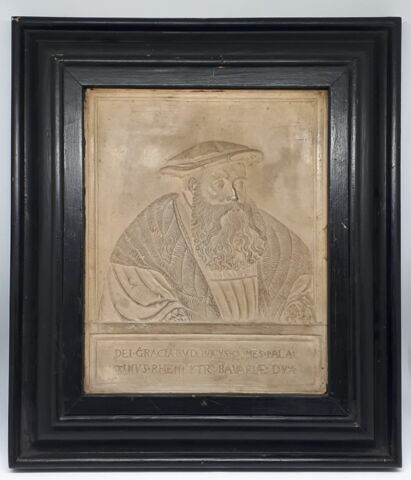 Bas-relief rectangulaire encadré : buste de Louis, comte palatin du Rhin, duc de Bavière