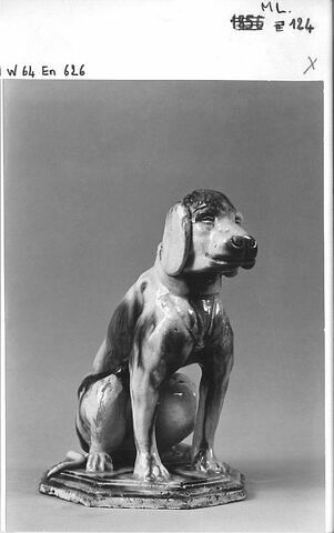 Statuette : Chien assis