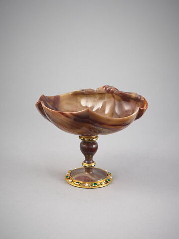 Coupe en forme de coquille, image 3/3