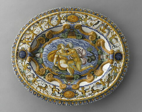 Plat ovale : Neptune et Amphitrite