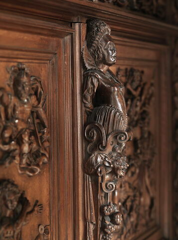 Armoire à deux corps portant la date de 1617, image 6/29