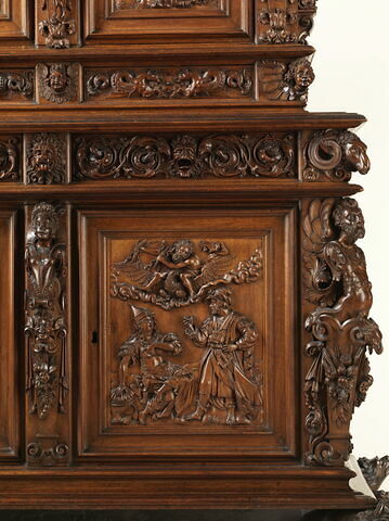 Armoire à deux corps portant la date de 1617, image 28/29