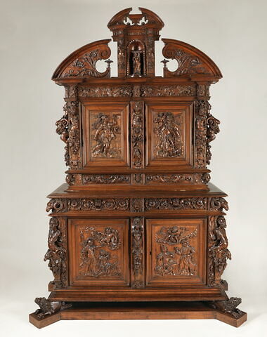 Armoire à deux corps portant la date de 1617