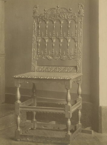 Chaise à décor de balustre, image 6/7