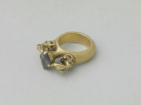 Bague ornée de têtes de dragons, image 2/5