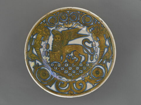 Plat rond : lion de saint Marc ailé