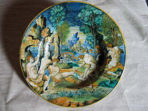 Assiette : Apollon et Marsyas