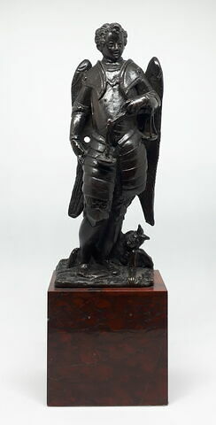 Statuette : saint Michel