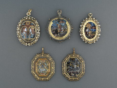 Pendentif : le sacrifice d'Abraham, la Crucifixion, image 2/5