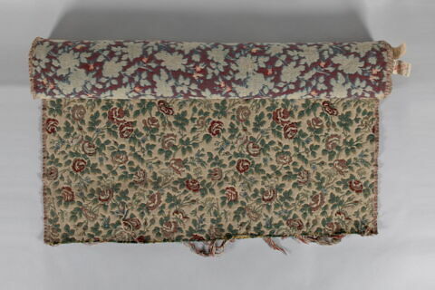 Tissu façonné ornée, de fleurs et de feuillages