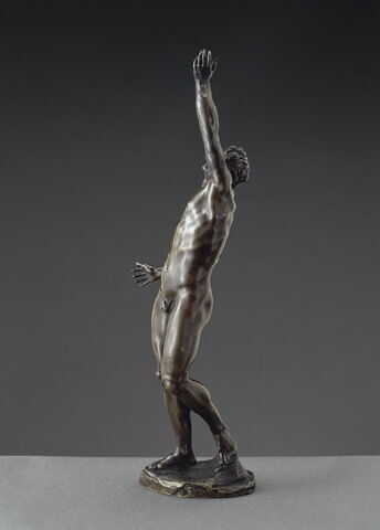 Statuette : Homme le bras levé, image 5/6