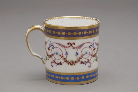 Tasse de porcelaine (sans soucoupe)