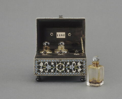 Coffret à parfum, image 5/8