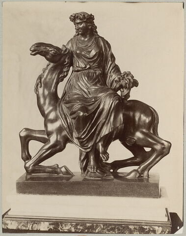 Statuette : l'Asie, image 2/2