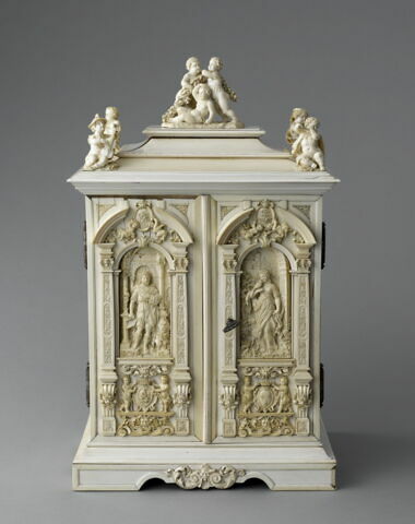 Cabinet, image 2/19