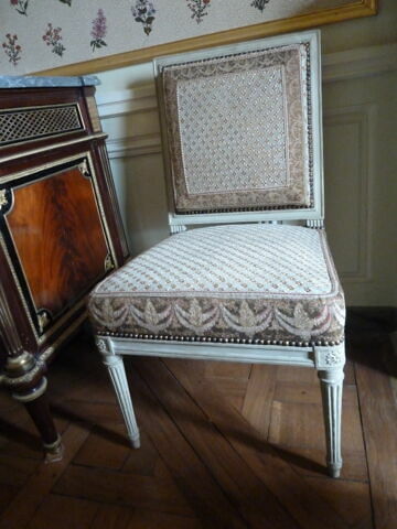 Chaise, d'un ensemble de six chaises et deux bergères d'un salon du château de Madame Elisabeth à Montreuil (OA 9972 à OA 9979)