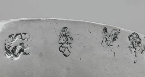 Tasse transformée en biberon de malade, image 2/3