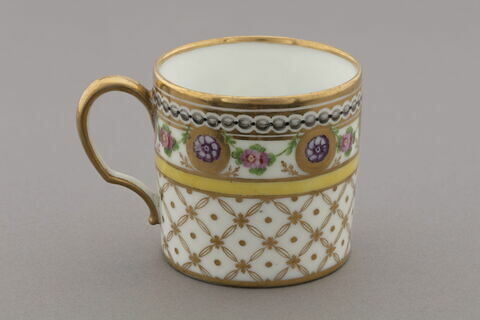 Tasse, d'un cabaret (OA 11065 à OA 11087)