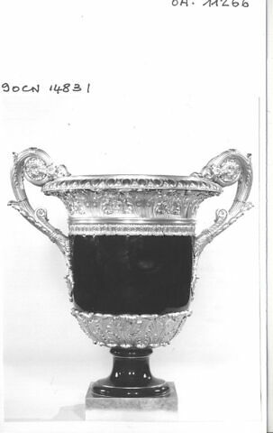 Vase, image 2/2