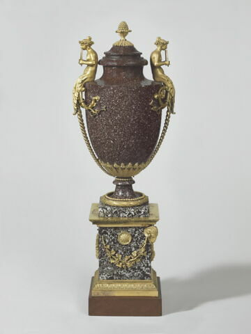 Vase aux joueuses de flûte