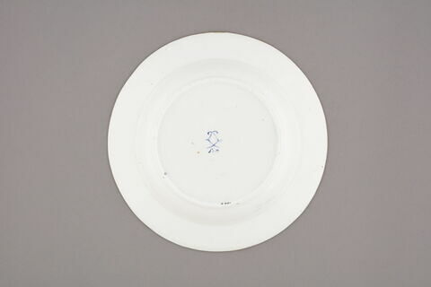 Assiette creuse, d'une série de douze (R 700 à 711), image 2/4