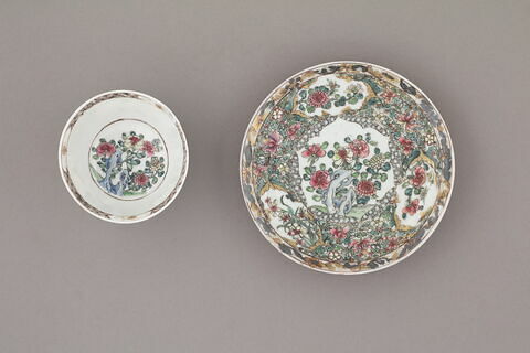Tasse et soucoupe, d'une série de douze (R 1041 à 1052), image 2/3