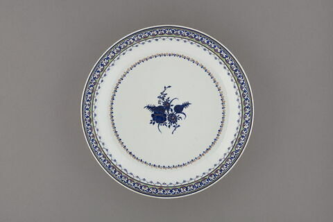 Assiette en porcelaine