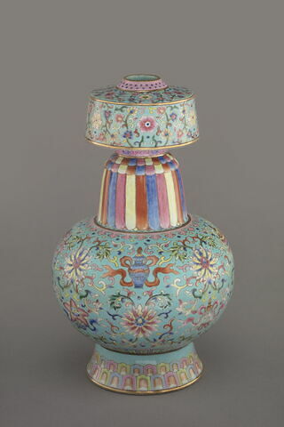 Vase sur pied bas ; panse sphérique renflée, d'une paire (R 1195), image 4/9