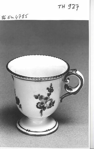 Tasse à glace, d'un ensemble de vingt-cinq (TH 926 à 950), d'un service (TH 809 à 1066), image 4/4