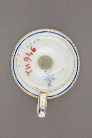 Tasse à glace, d'un ensemble de vingt-cinq (TH 926 à 950), d'un service (TH 809 à 1066), image 2/4