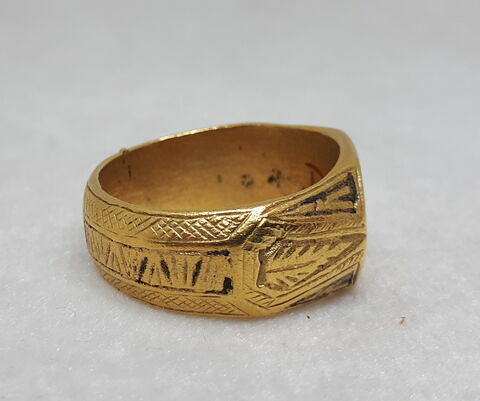 Bague sigillaire, image 2/5