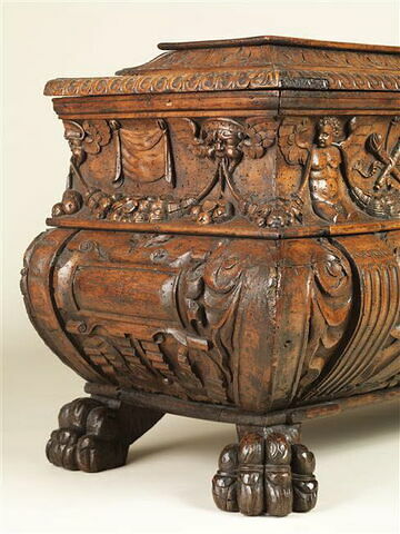 Coffre en forme de sarcophage, image 7/10