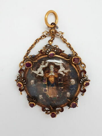 Pendentif circulaire en or émaillé : l'Assomption