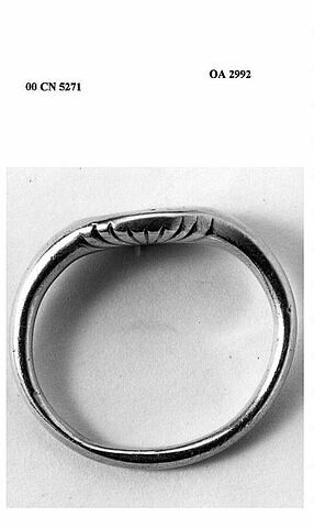 Bague portant des armoiries sur le chaton et lettres AN, image 2/2