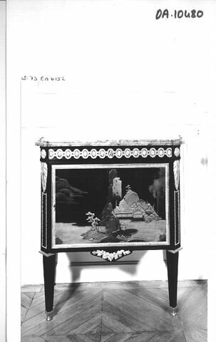 Commode, d'une paire (avec OA 10479)