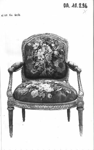 Fauteuil à la reine et à châssis, d'une suite de six fauteuils et un canapé (avec OA 10290, OA10291, OA 10292, OA 10293, OA 10294, OA 10295), image 6/6