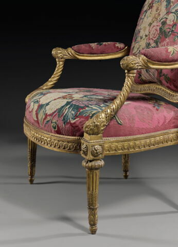 Fauteuil à la reine et à châssis, d'une suite de six fauteuils et un canapé (avec OA 10290, OA10291, OA 10292, OA 10293, OA 10294, OA 10295), image 2/6