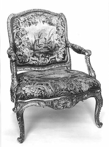 Fauteuil à la Reine, d'une série (OA 11154 à 11158), image 2/2