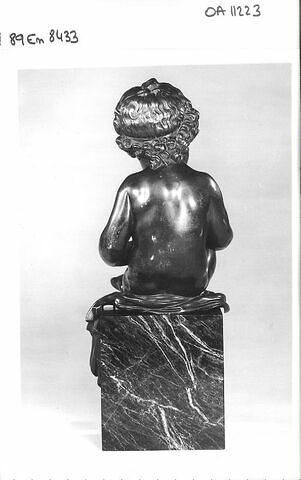 Statuette : Enfant lisant, image 3/5